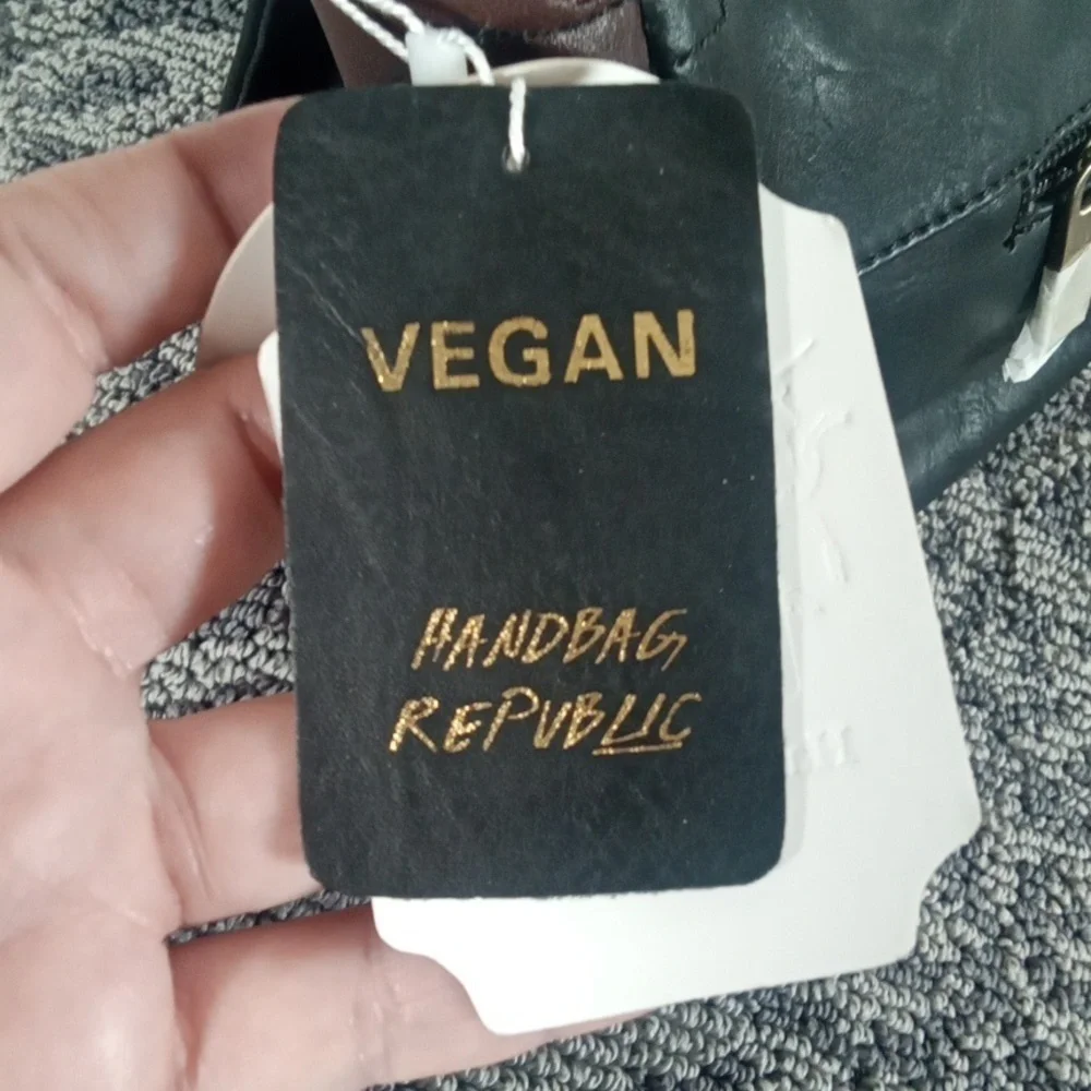 Republic Womens Vegan Leather Messanger Laptop Bag Womens